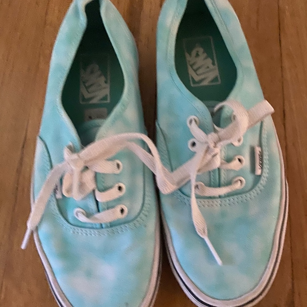 Woman’s vans cloudy tie/dye sneaker